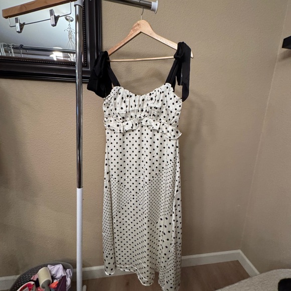 NWT! Francesca's- Donna Tie Strap Polka Dot Midi Dress Size L - Picture 2 of 7